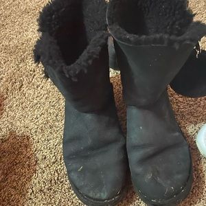 Black uggs